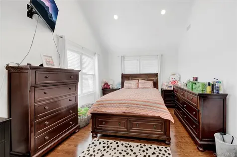 174 King Avenue Yonkers NY 10704