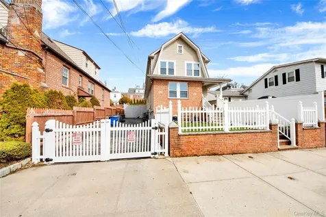 174 King Avenue Yonkers NY 10704