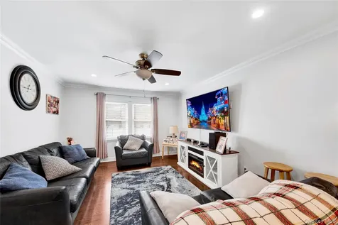 174 King Avenue Yonkers NY 10704
