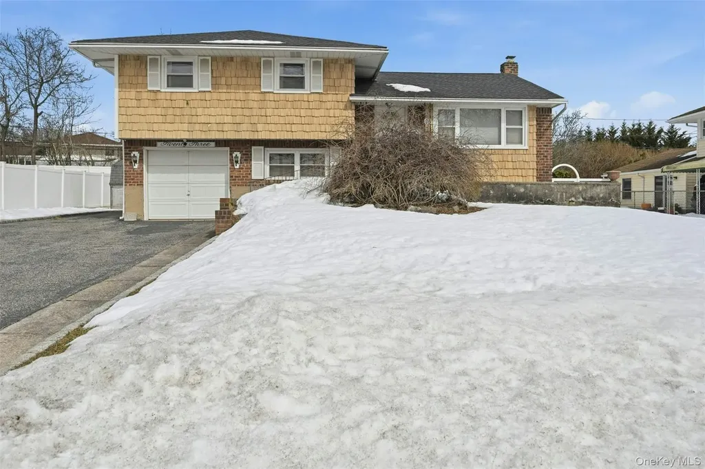 23 Shirley Court Commack NY 11725