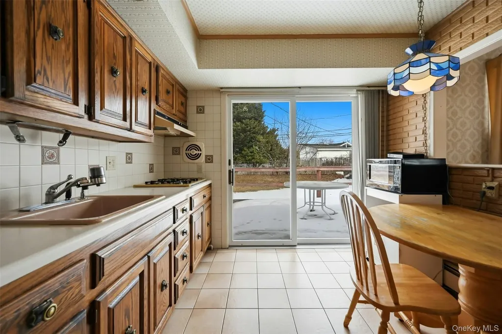 23 Shirley Court Commack NY 11725