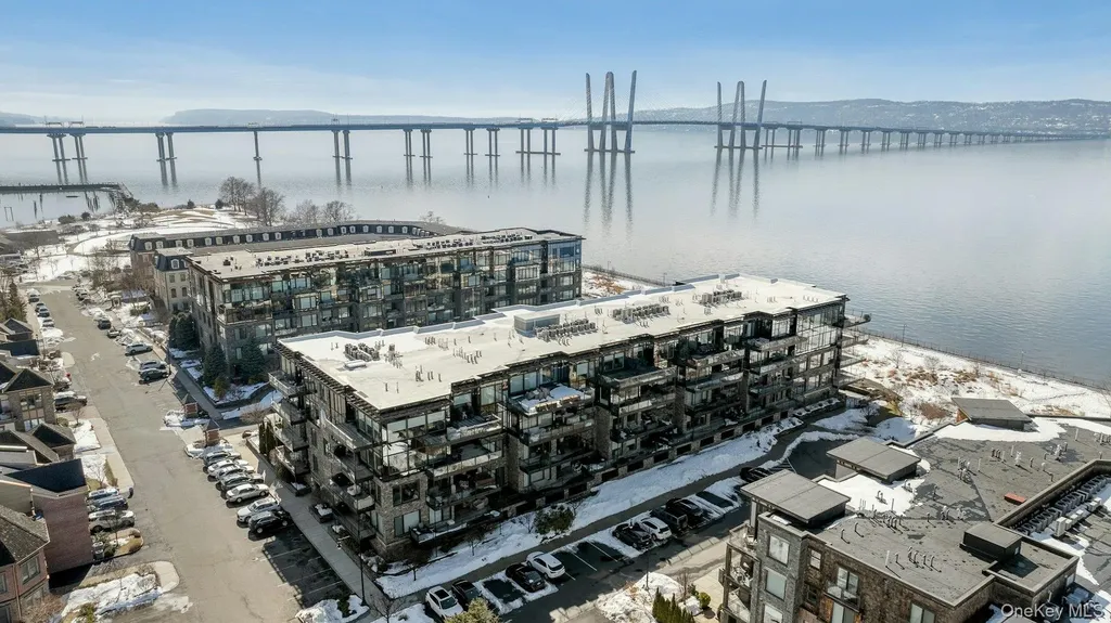 18 Rivers Edge Drive Tarrytown NY 10591
