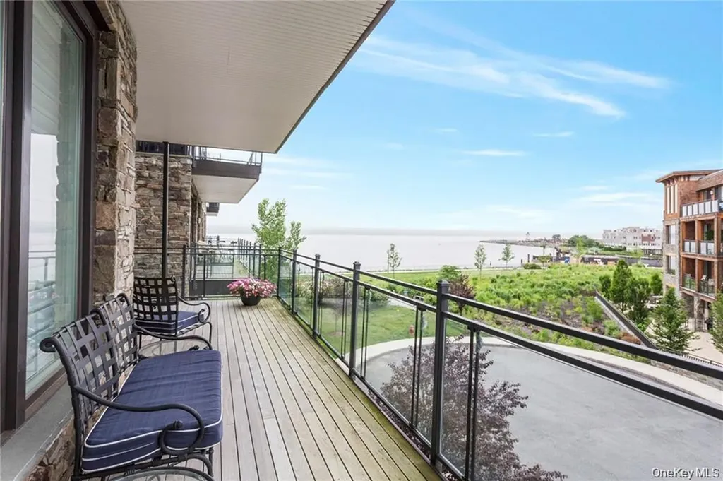 18 Rivers Edge Drive Tarrytown NY 10591