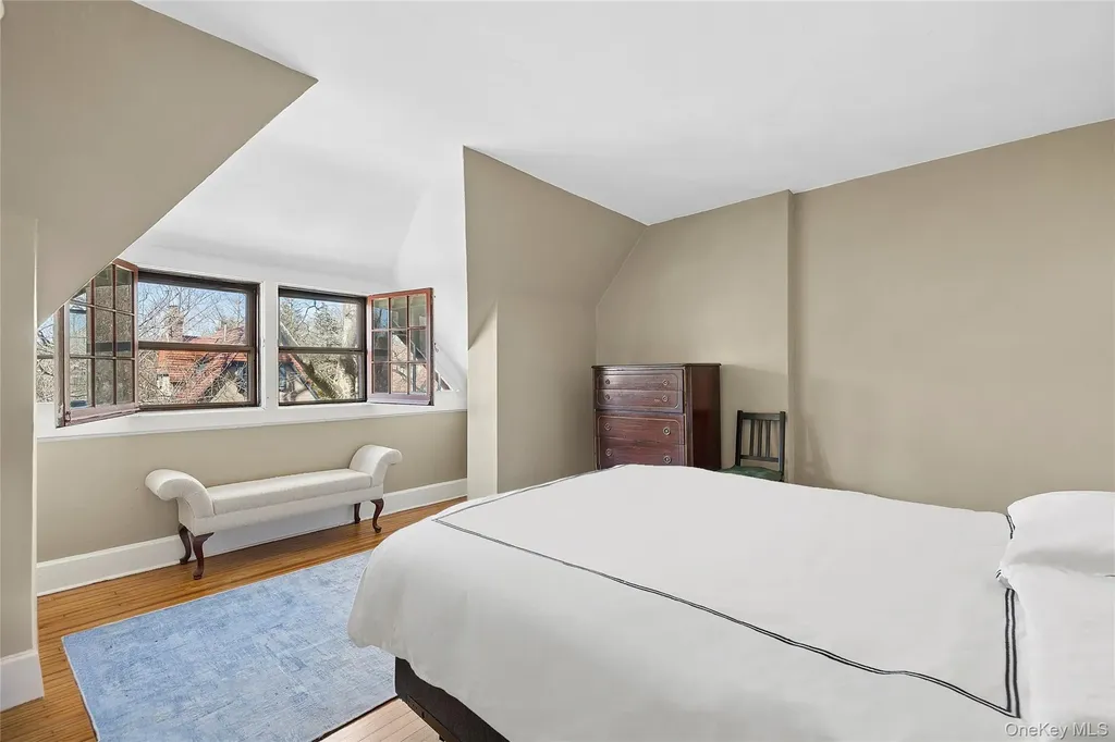46 Slocum Crescent Forest Hills NY 11375