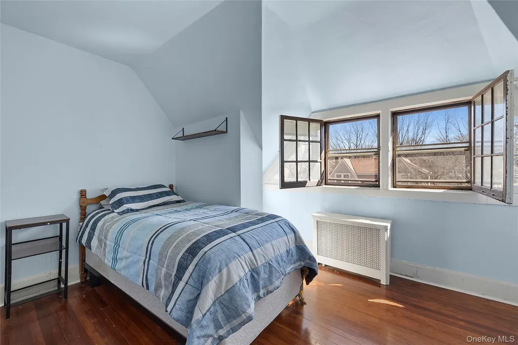 46 Slocum Crescent Forest Hills NY 11375
