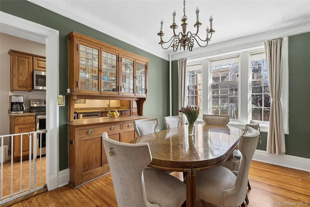 46 Slocum Crescent Forest Hills NY 11375
