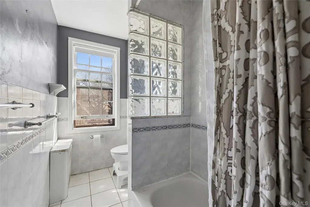 46 Slocum Crescent Forest Hills NY 11375