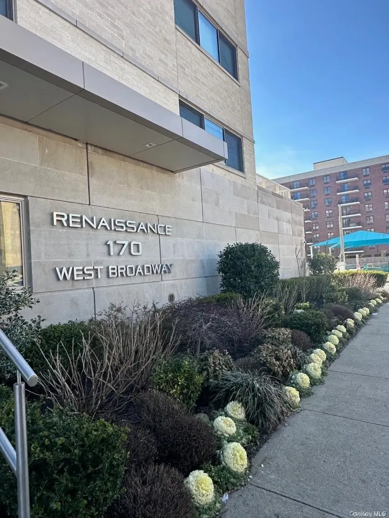 170 W Broadway Street W Long Beach NY 11561