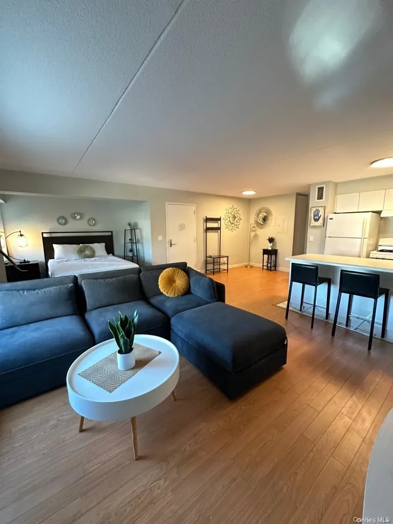170 W Broadway Street W Long Beach NY 11561