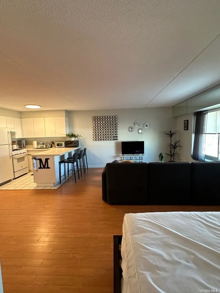 170 W Broadway Street W Long Beach NY 11561