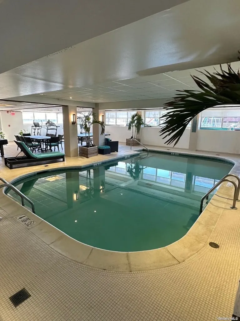 170 W Broadway Street W Long Beach NY 11561