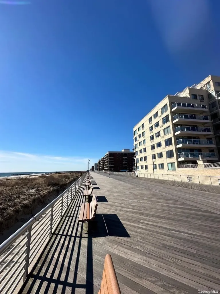 170 W Broadway Street W Long Beach NY 11561