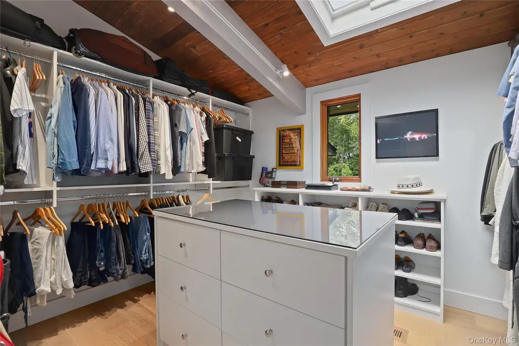 21 Black Spring Road Pound Ridge NY 10576