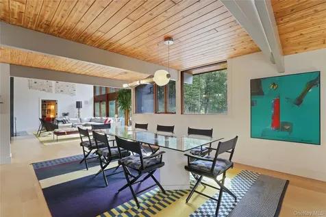 21 Black Spring Road Pound Ridge NY 10576