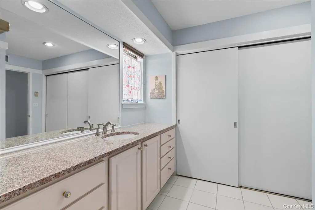 78 Heritage Hills Somers NY 10589