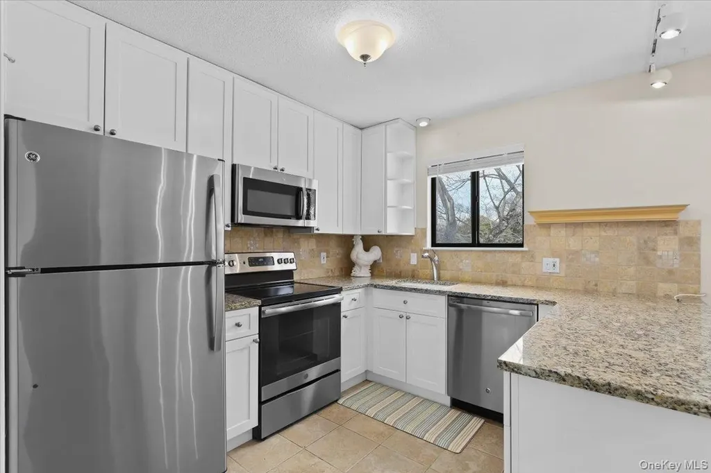 78 Heritage Hills Somers NY 10589
