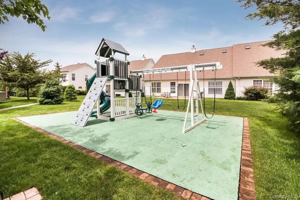 77 Constantine Way Mount Sinai NY 11766