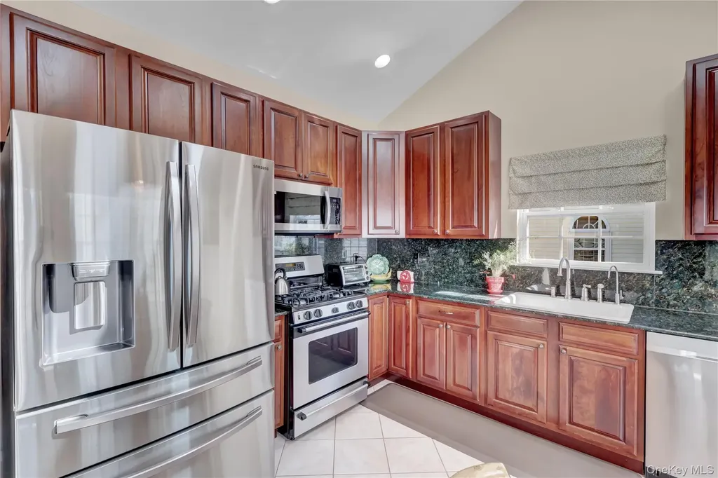 77 Constantine Way Mount Sinai NY 11766