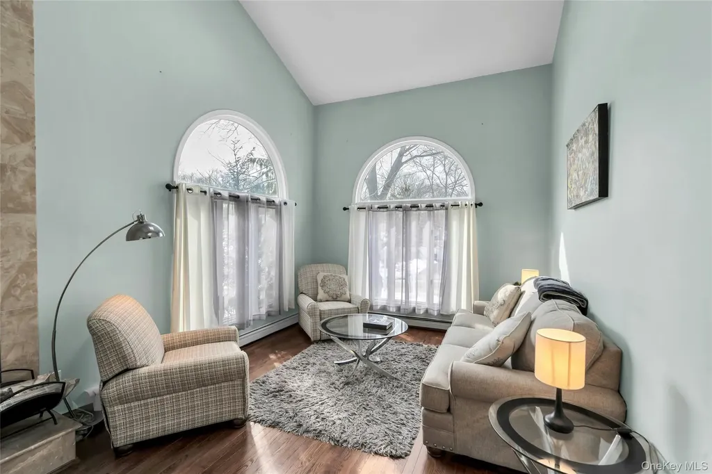 54 Valleywood Road Commack NY 11725