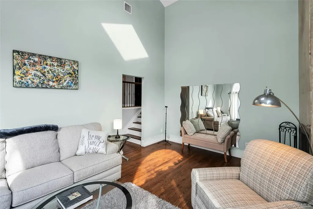 54 Valleywood Road Commack NY 11725