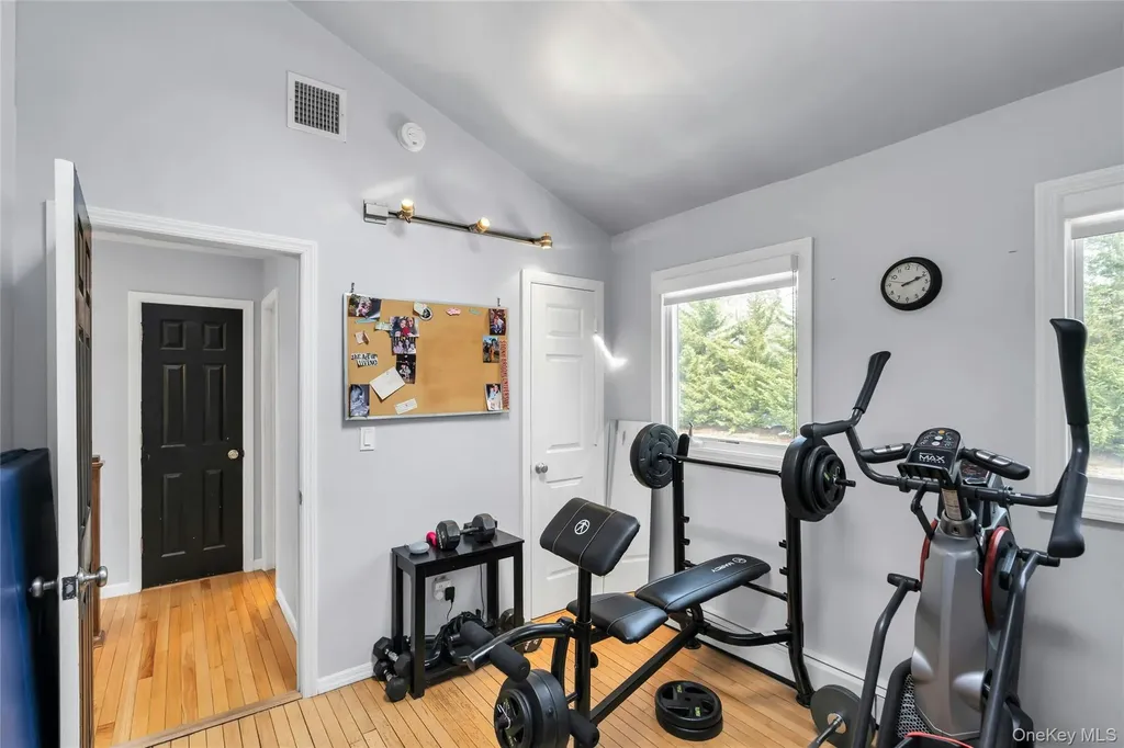 54 Valleywood Road Commack NY 11725