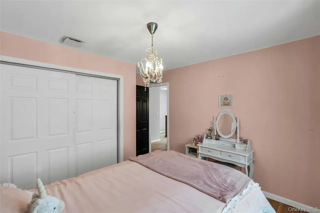 54 Valleywood Road Commack NY 11725