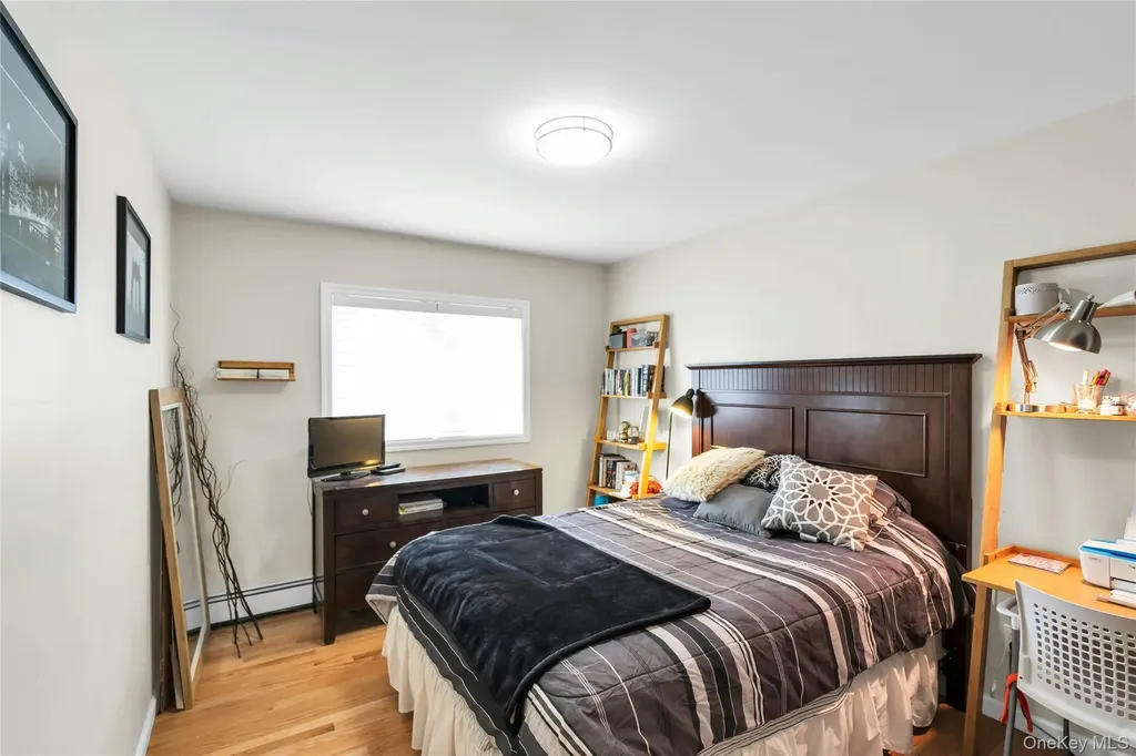 54 Valleywood Road Commack NY 11725
