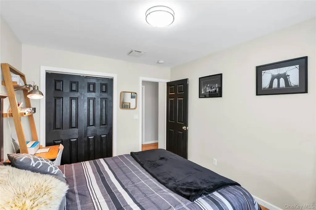 54 Valleywood Road Commack NY 11725