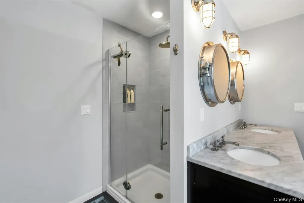54 Valleywood Road Commack NY 11725