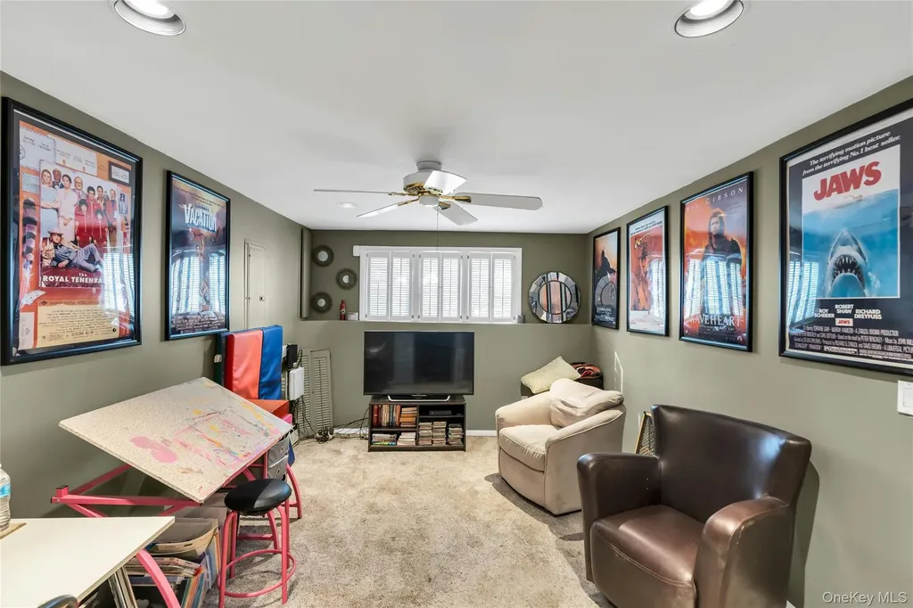 54 Valleywood Road Commack NY 11725