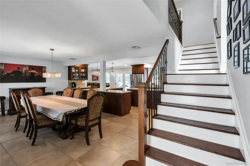 54 Valleywood Road Commack NY 11725
