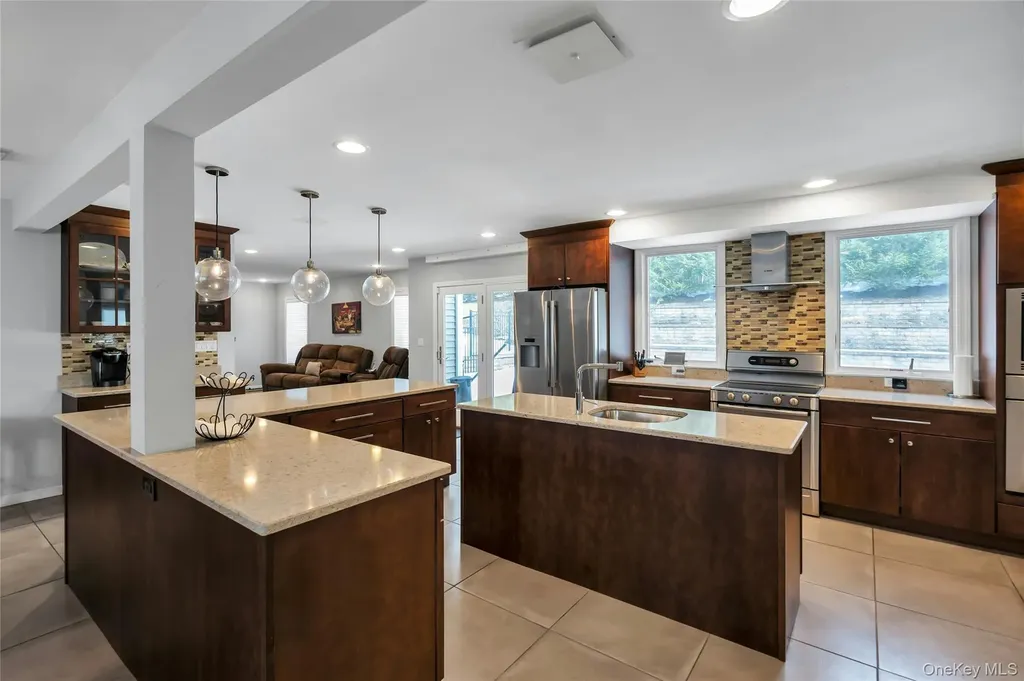 54 Valleywood Road Commack NY 11725