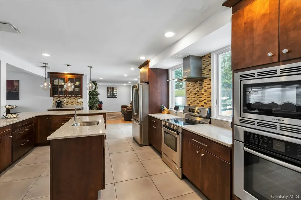 54 Valleywood Road Commack NY 11725