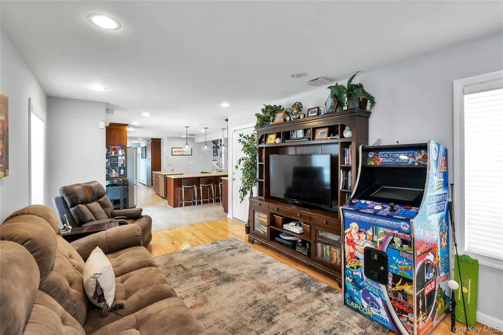 54 Valleywood Road Commack NY 11725
