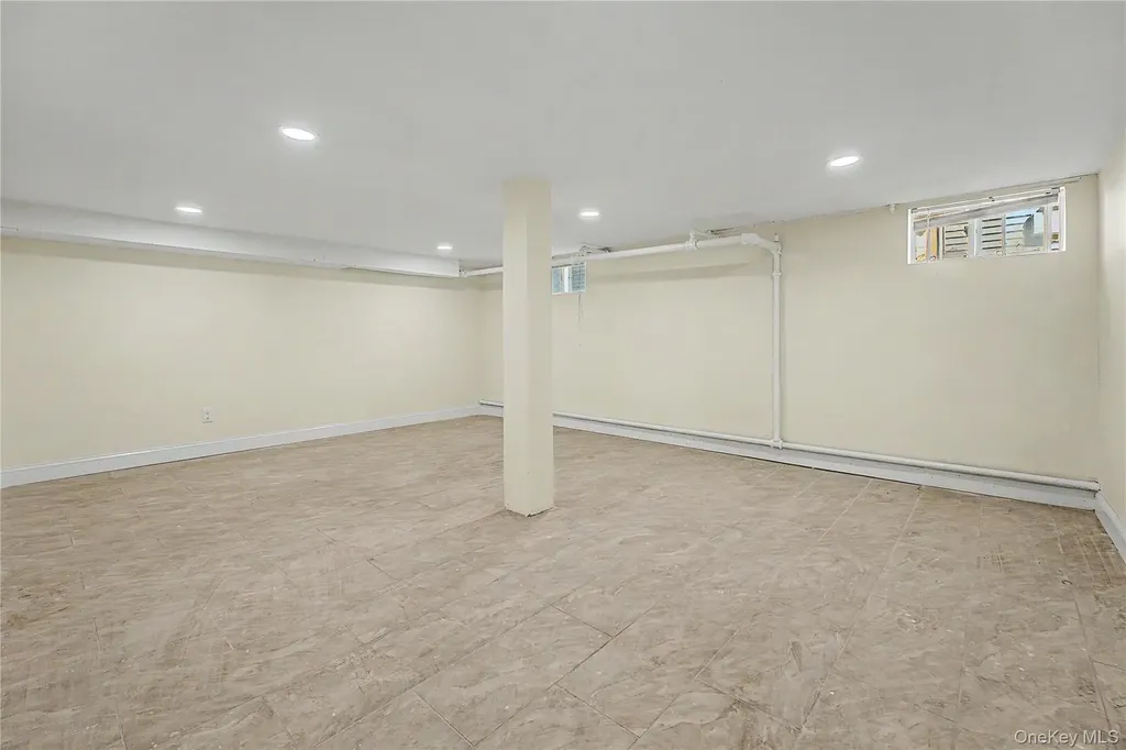 49 Malden Avenue Lynbrook NY 11563