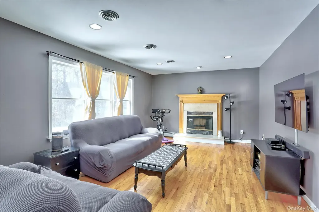 27 Red Schoolhouse Road Spring Valley NY 10977
