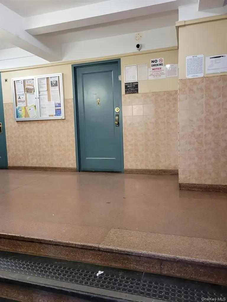 1503 Metropolitan Avenue Bronx NY 10462