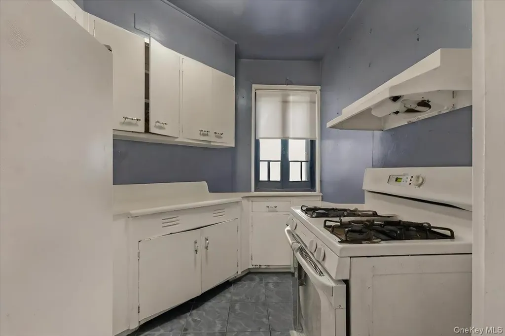 1503 Metropolitan Avenue Bronx NY 10462