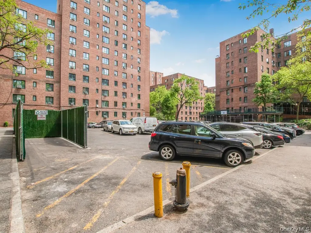 1503 Metropolitan Avenue Bronx NY 10462