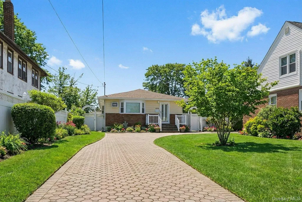 1028 Thomas Avenue Baldwin NY 11510