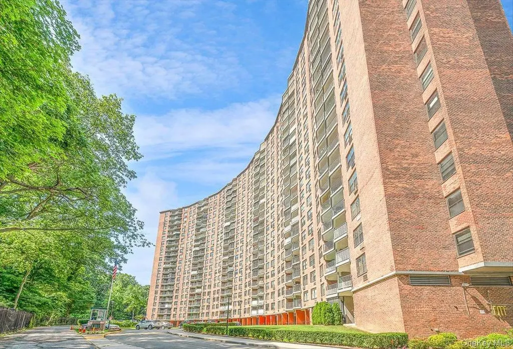9060 Union Turnpike Glendale NY 11385