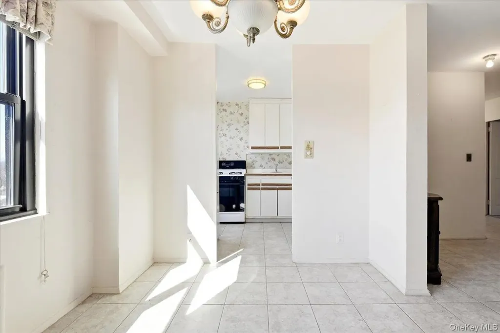9060 Union Turnpike Glendale NY 11385