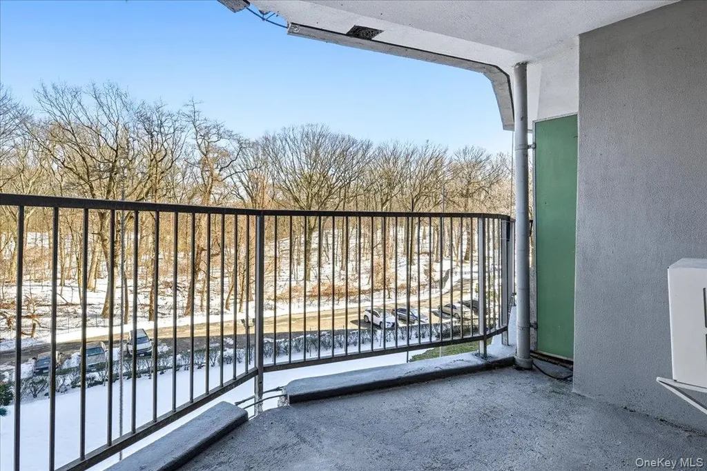 9060 Union Turnpike Glendale NY 11385