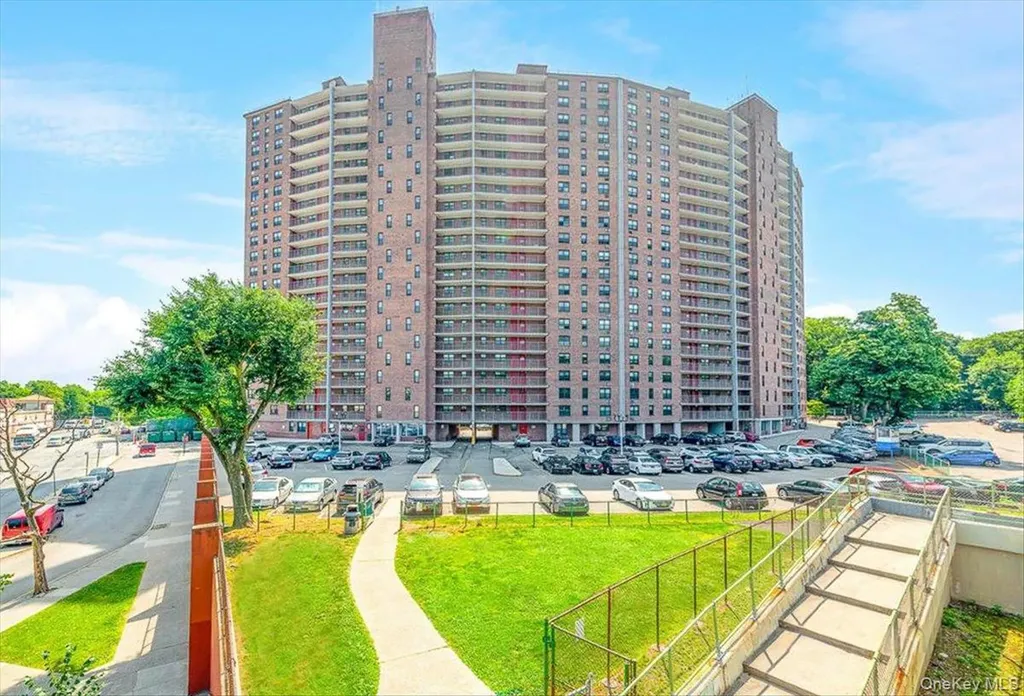 9060 Union Turnpike Glendale NY 11385
