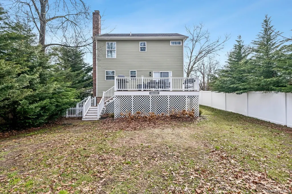 7 Freeman Avenue Nesconset NY 11767