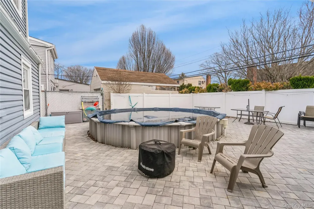 20 Peacock Lane Levittown NY 11756