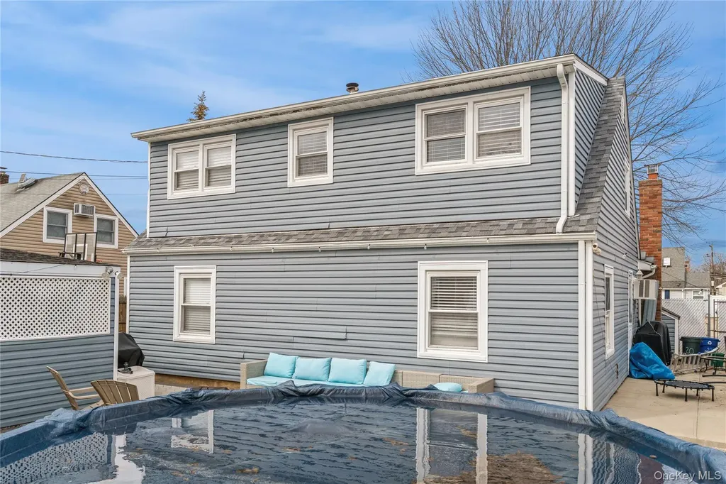 20 Peacock Lane Levittown NY 11756