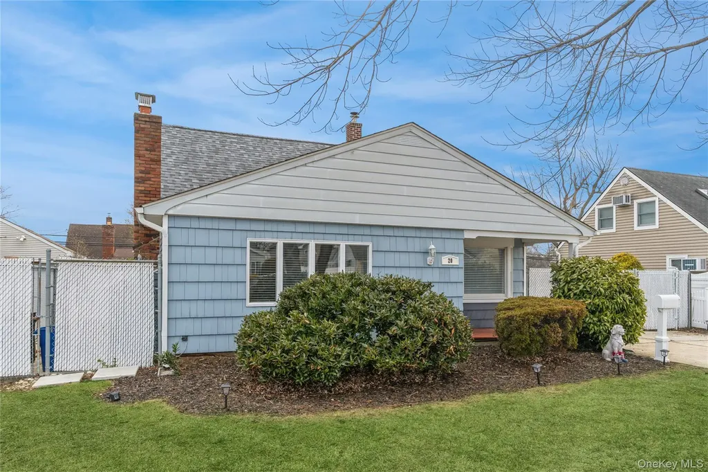 20 Peacock Lane Levittown NY 11756