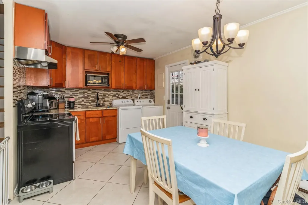 20 Peacock Lane Levittown NY 11756