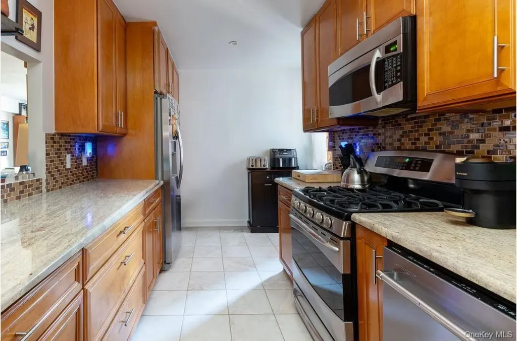3299 Cambridge Avenue Bronx NY 10463